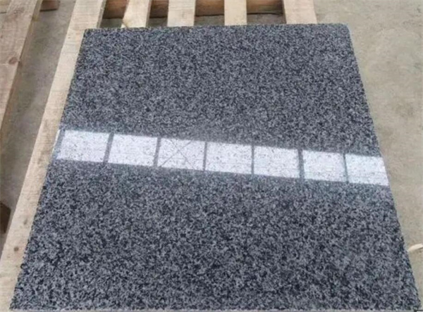 芝麻黑花岗石