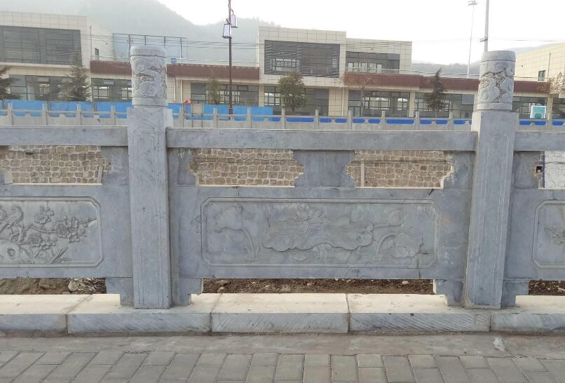 青石栏杆